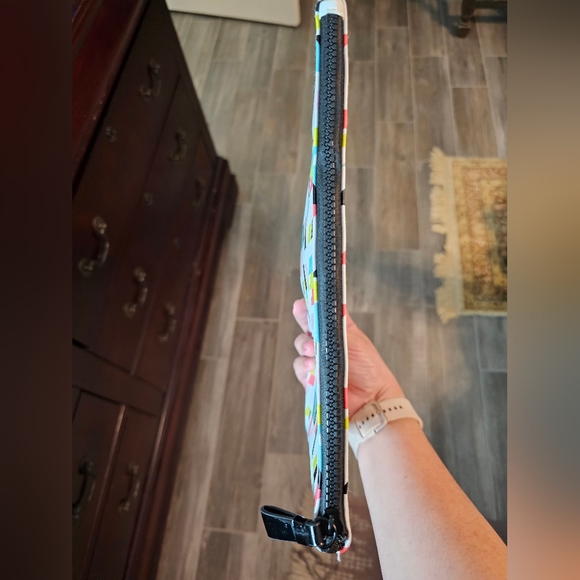 It's a Good Day Quilted Clutch EUC - Picture 4 of 7